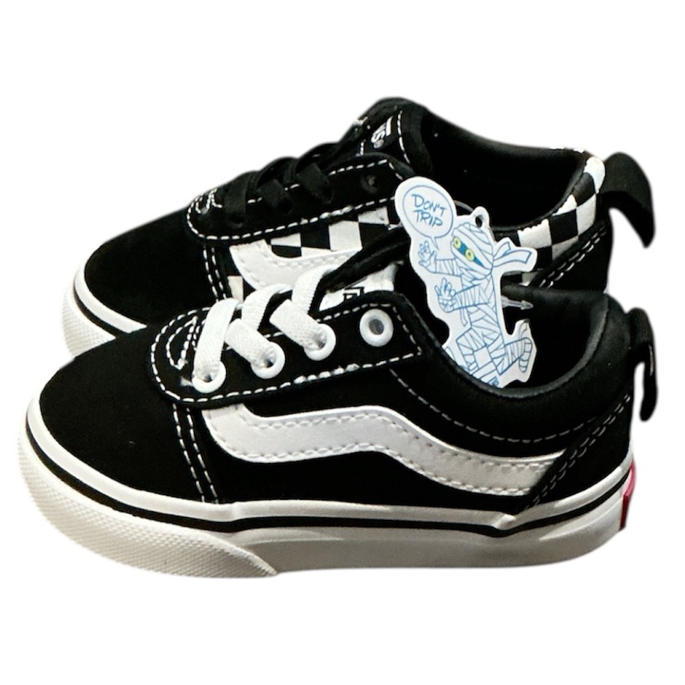 New authentic Vans signature baby sneakers MISMATES styles SZ 5 baby display